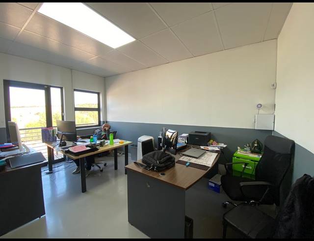 147M² WAREHOUSE FOR SALE IN BARBEQUE DOWNS